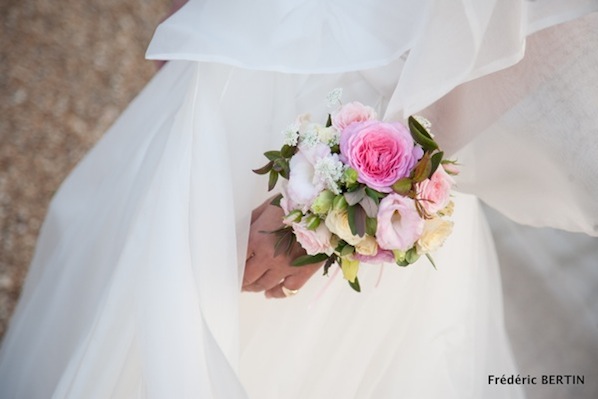 bridal corsage_bouquet-bracelet_Frederic Bertin_598x399